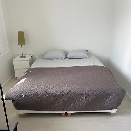 Stylish One-bedroom Near Centrum Апартаменты *